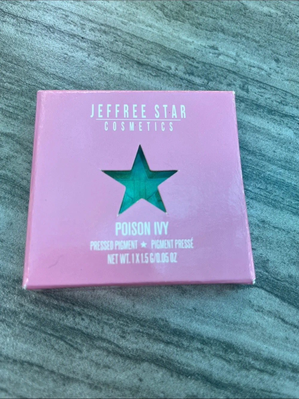 Jeffree Star Poison Ivy Emerald Green Eyeshadow Pressed Pigment